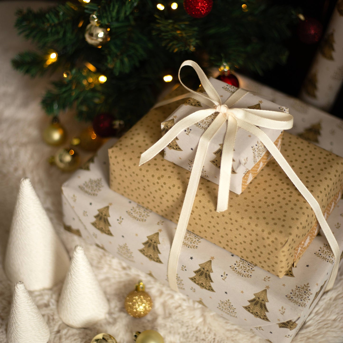 5m roll of Gold Christmas Trees Festive Gift Wrap