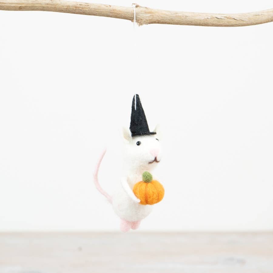 Fet Hanging Mouse w Pumpkin, 11cm